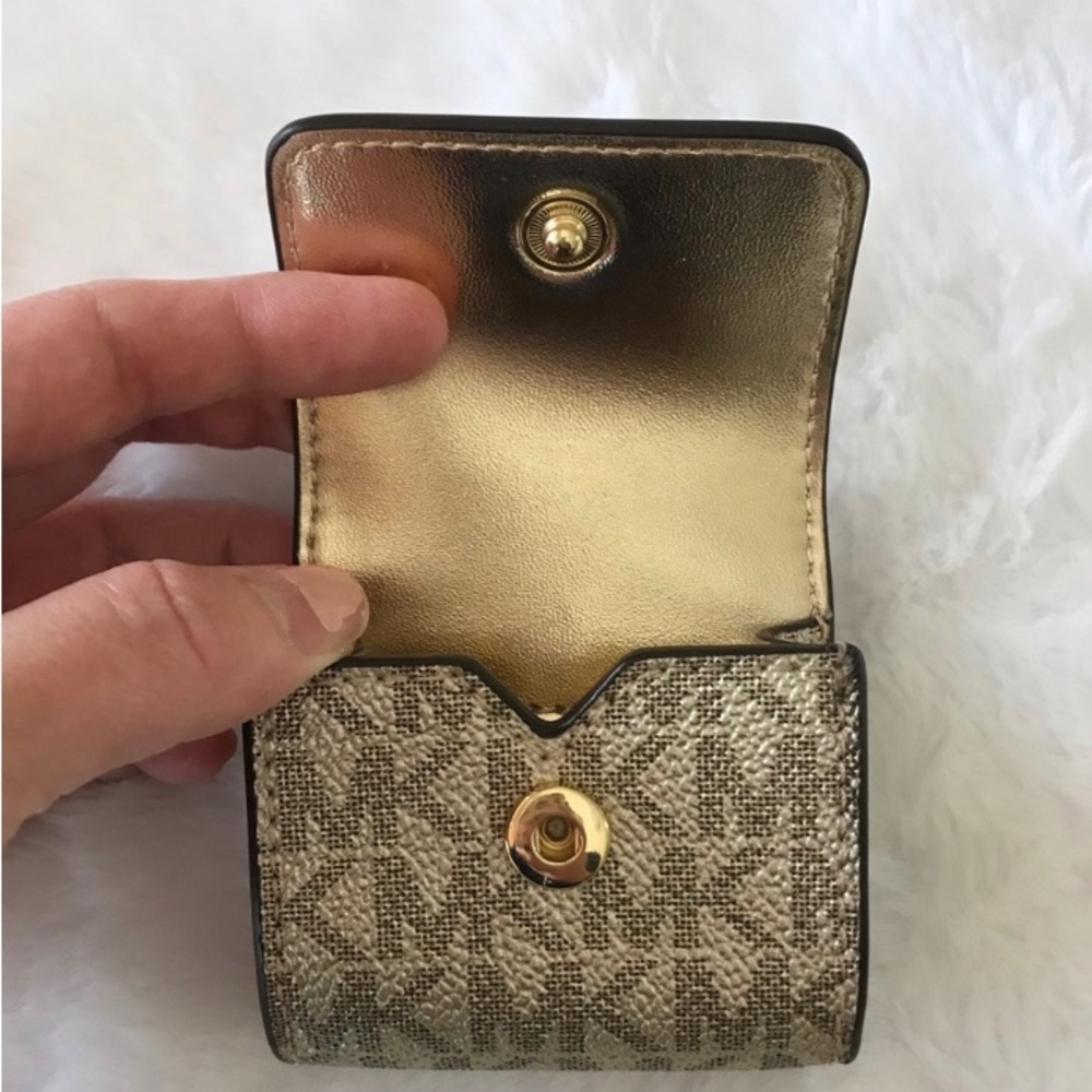 MK AirPod case - Picture 5 of 9